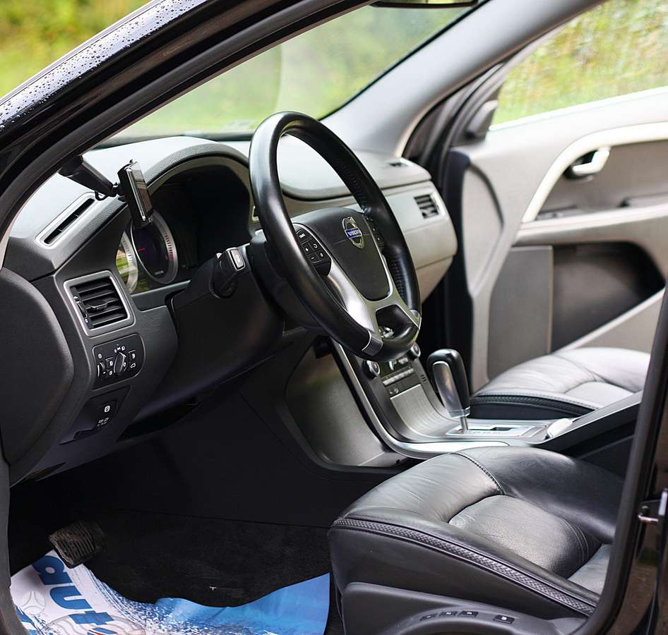 Volvo XC70, 2.4 l., wagon