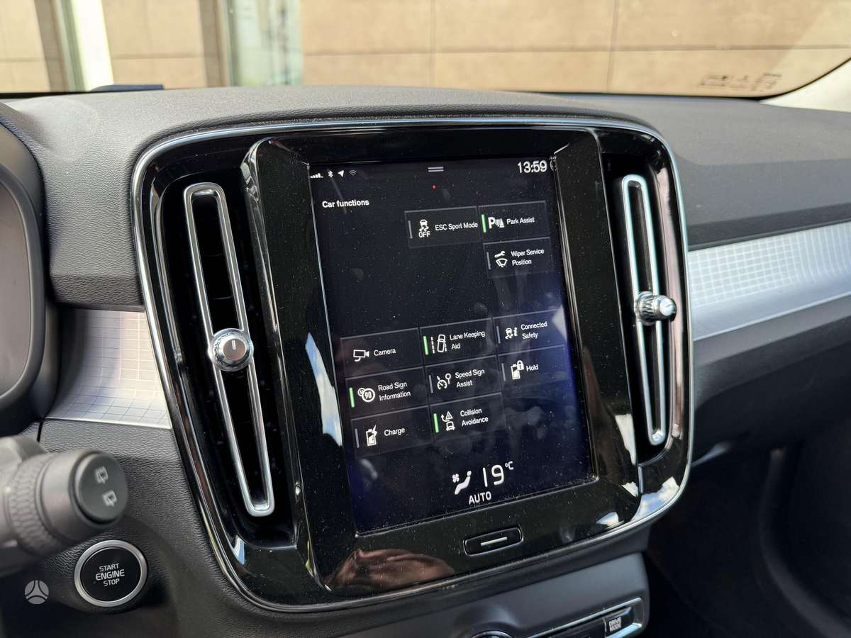 Volvo XC40 - 9