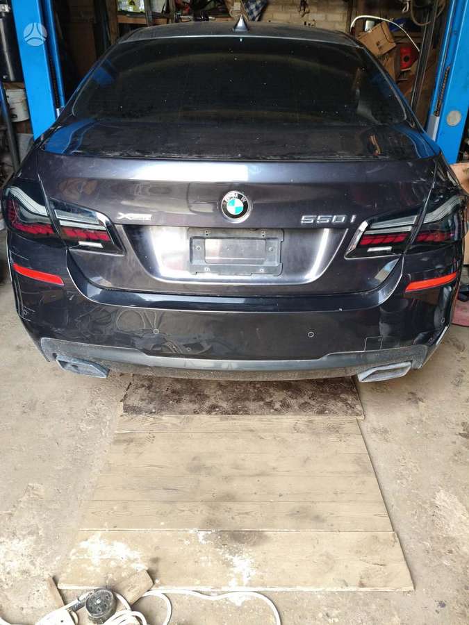 BMW 550 - 1