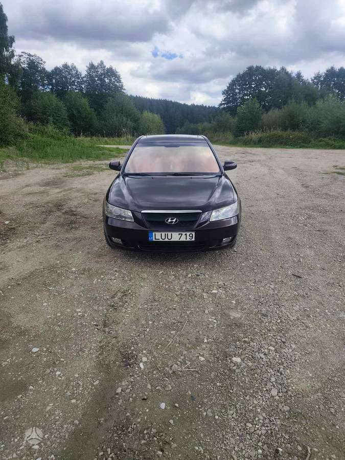 Hyundai Sonata - 2