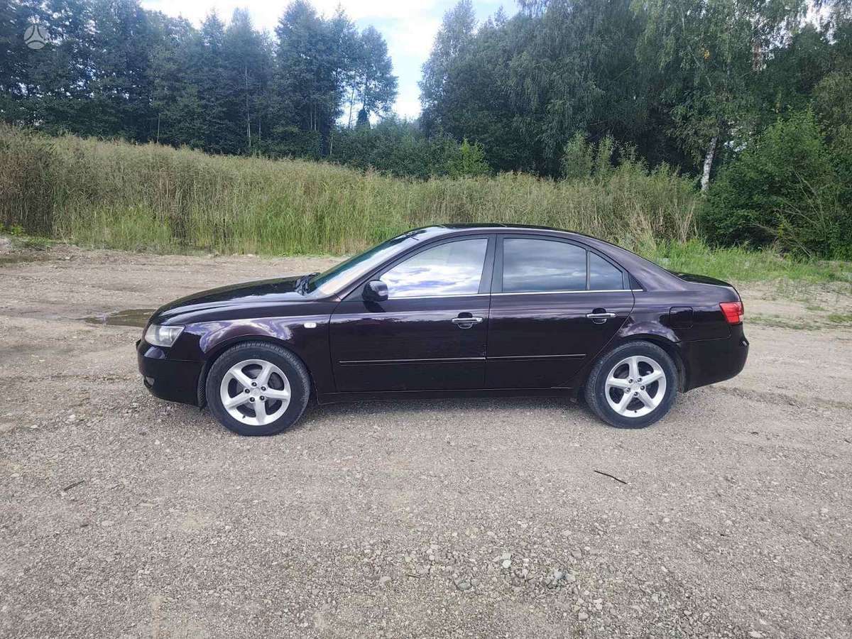 Hyundai Sonata - 4