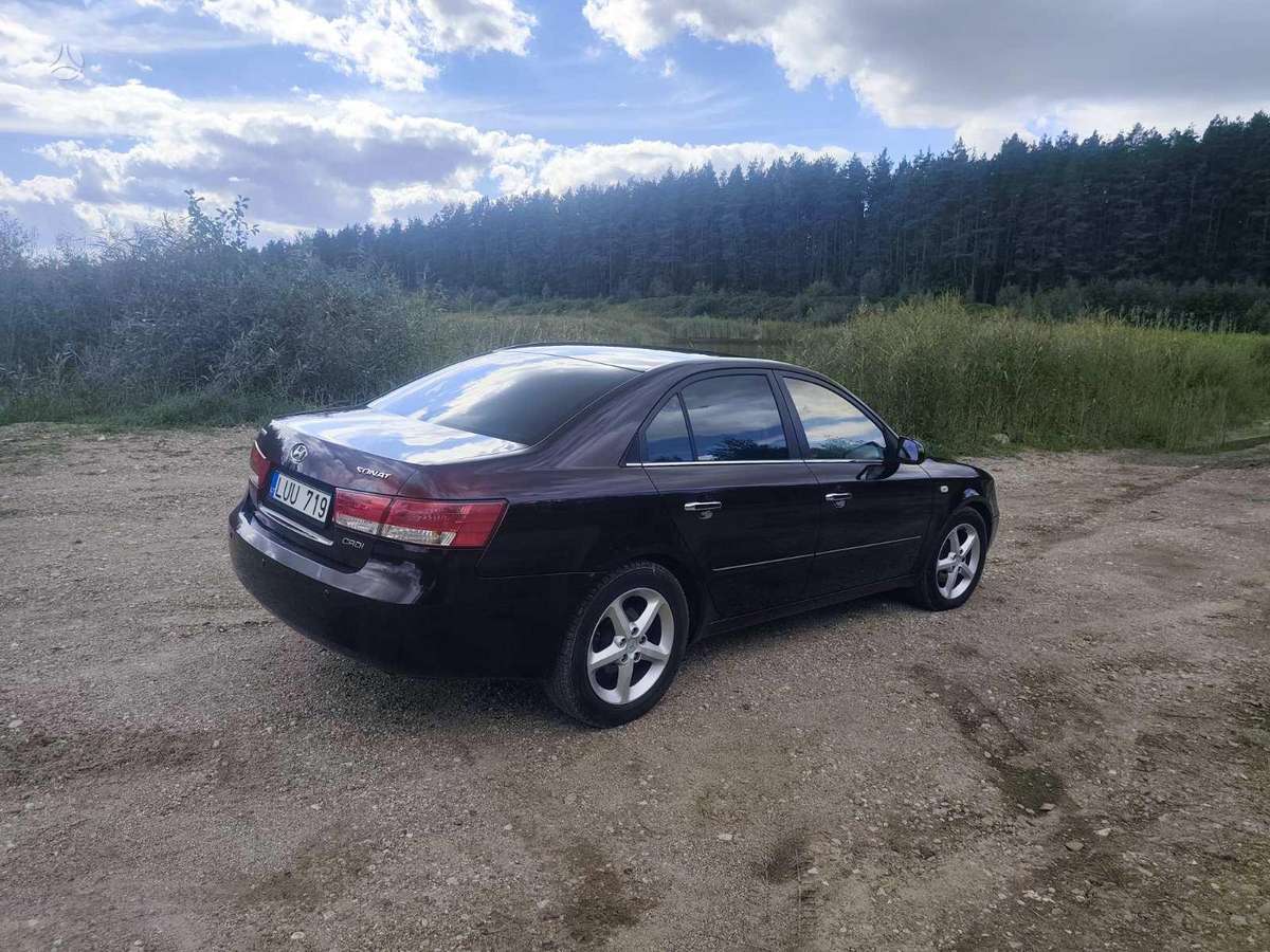 Hyundai Sonata - 8