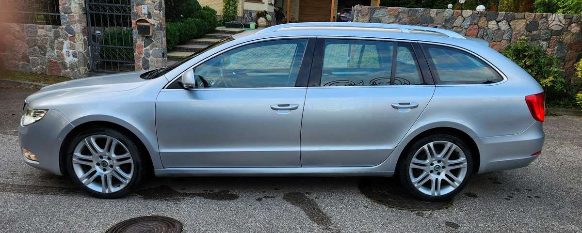Skoda Superb, 2.0 l., wagon