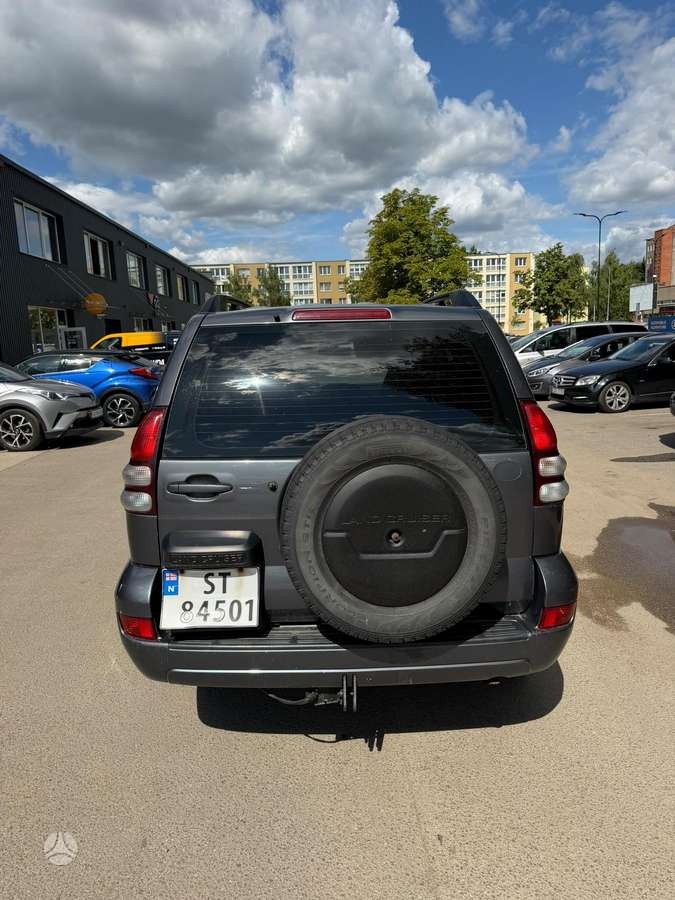 Toyota Land Cruiser - 5
