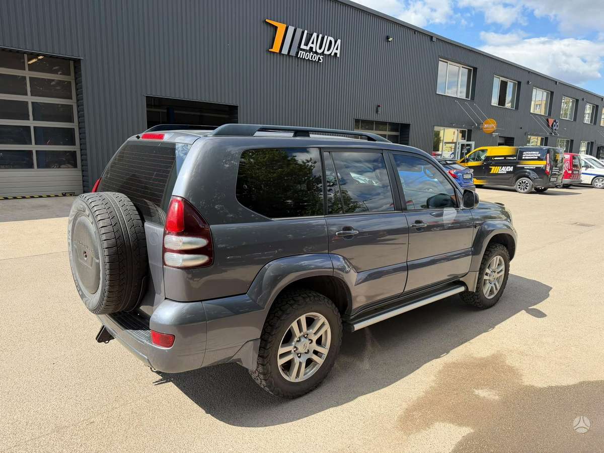 Toyota Land Cruiser - 8