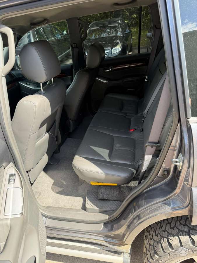 Toyota Land Cruiser - 9