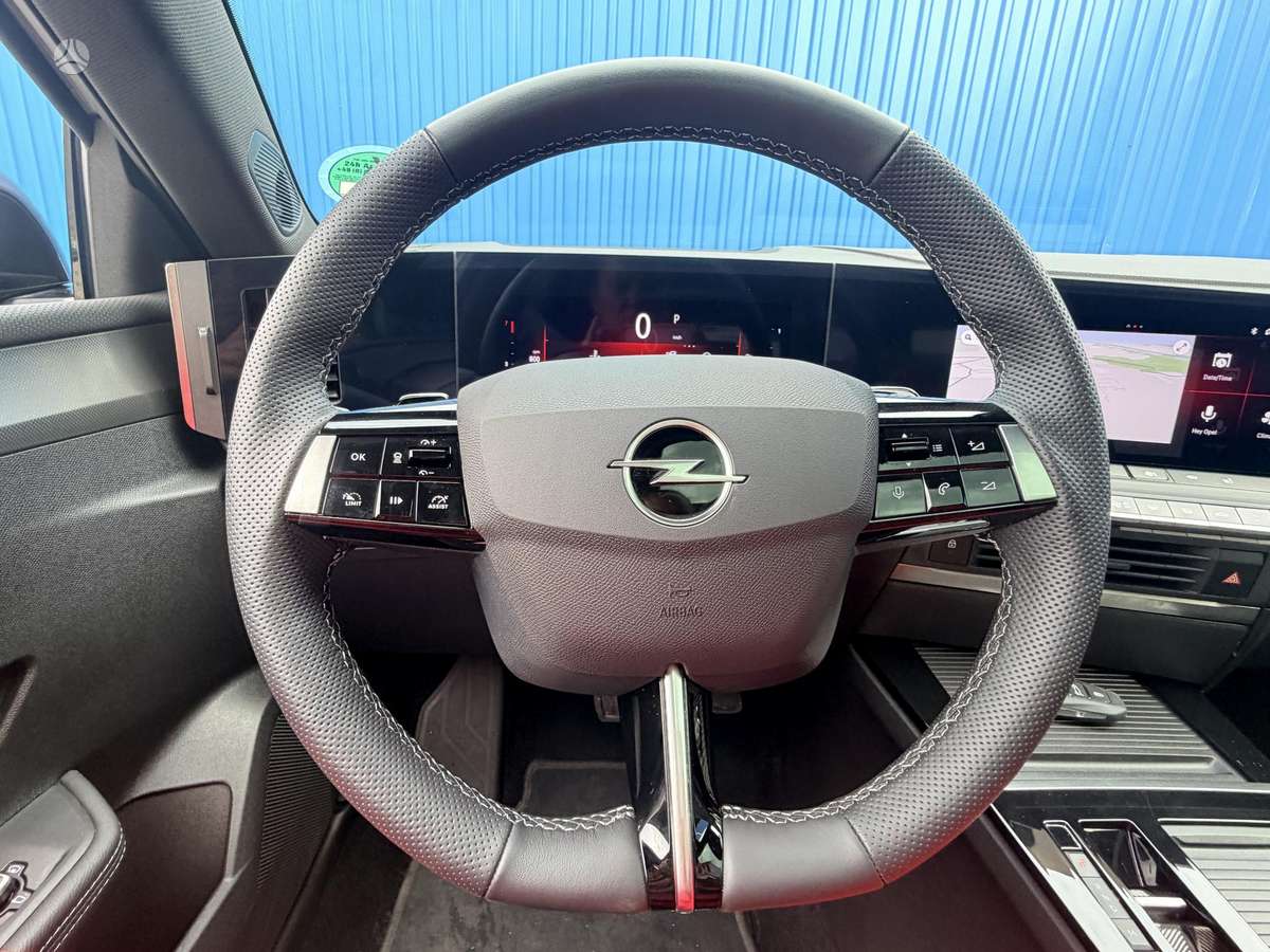Opel Astra, 1.2 l., hatchback