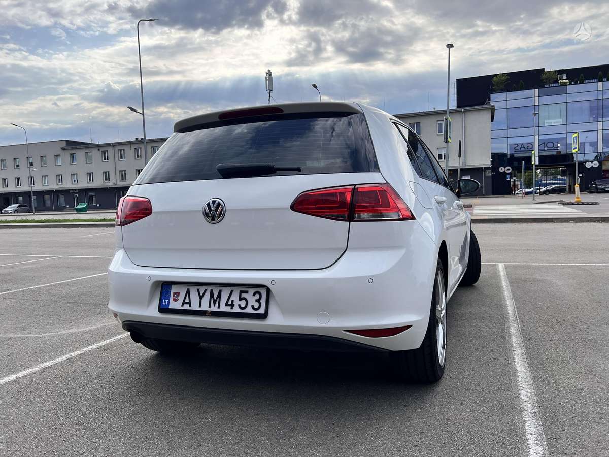 Volkswagen Golf - 9