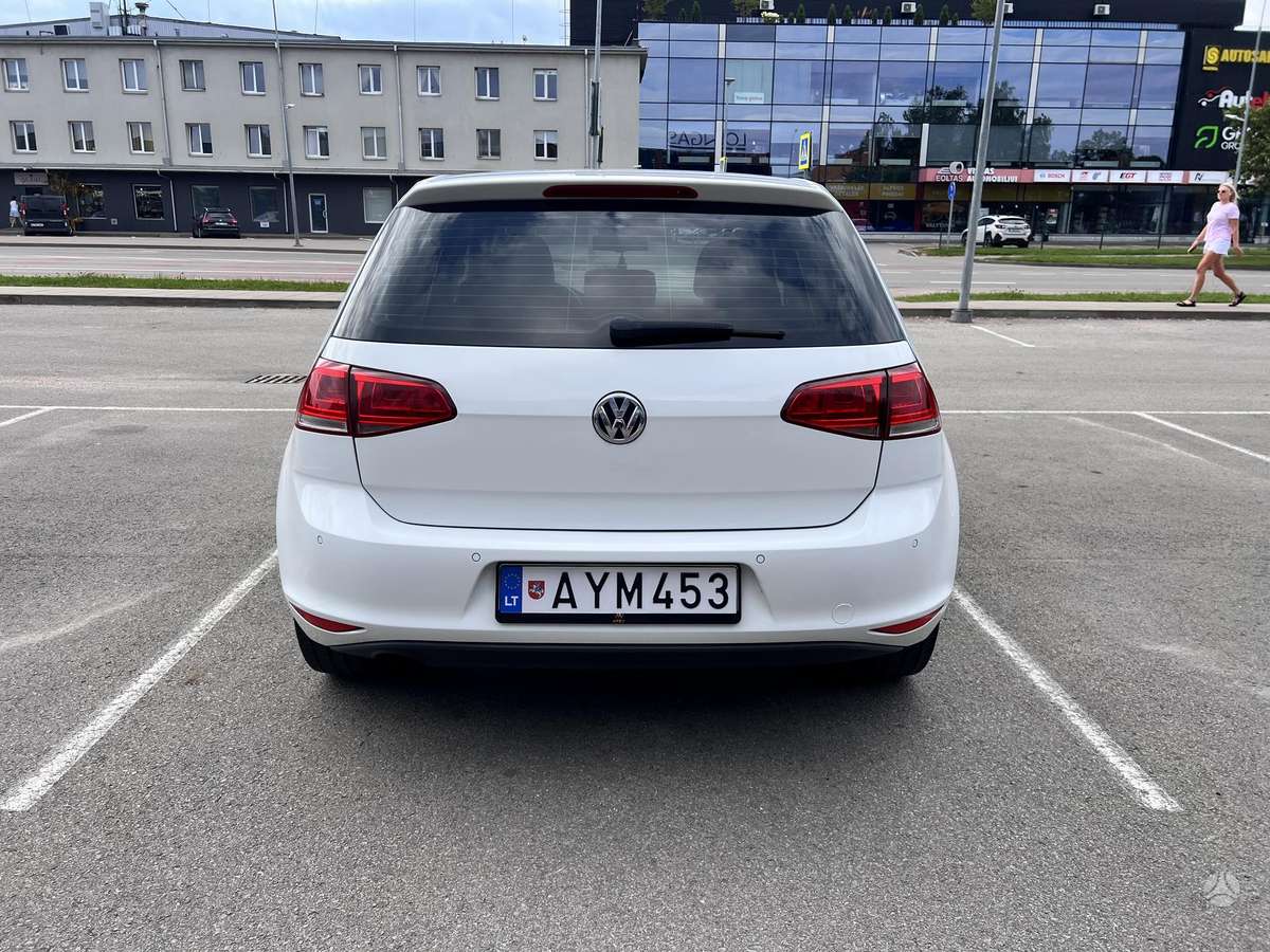 Volkswagen Golf - 11