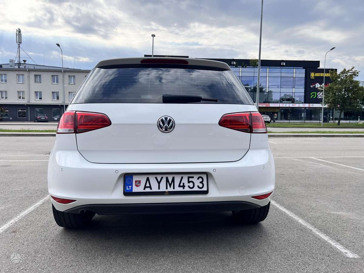 Volkswagen Golf - 12