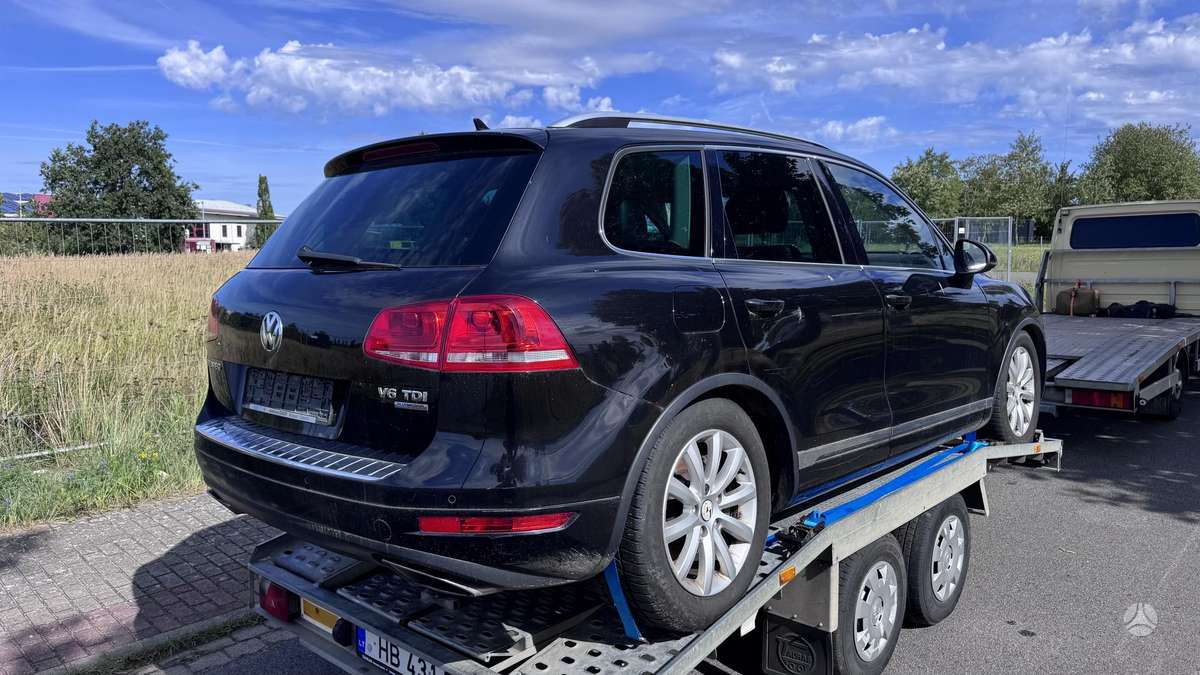 Volkswagen Touareg - 2