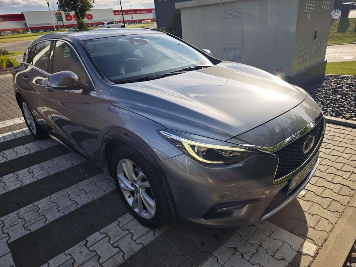 Infiniti Q30 - 3