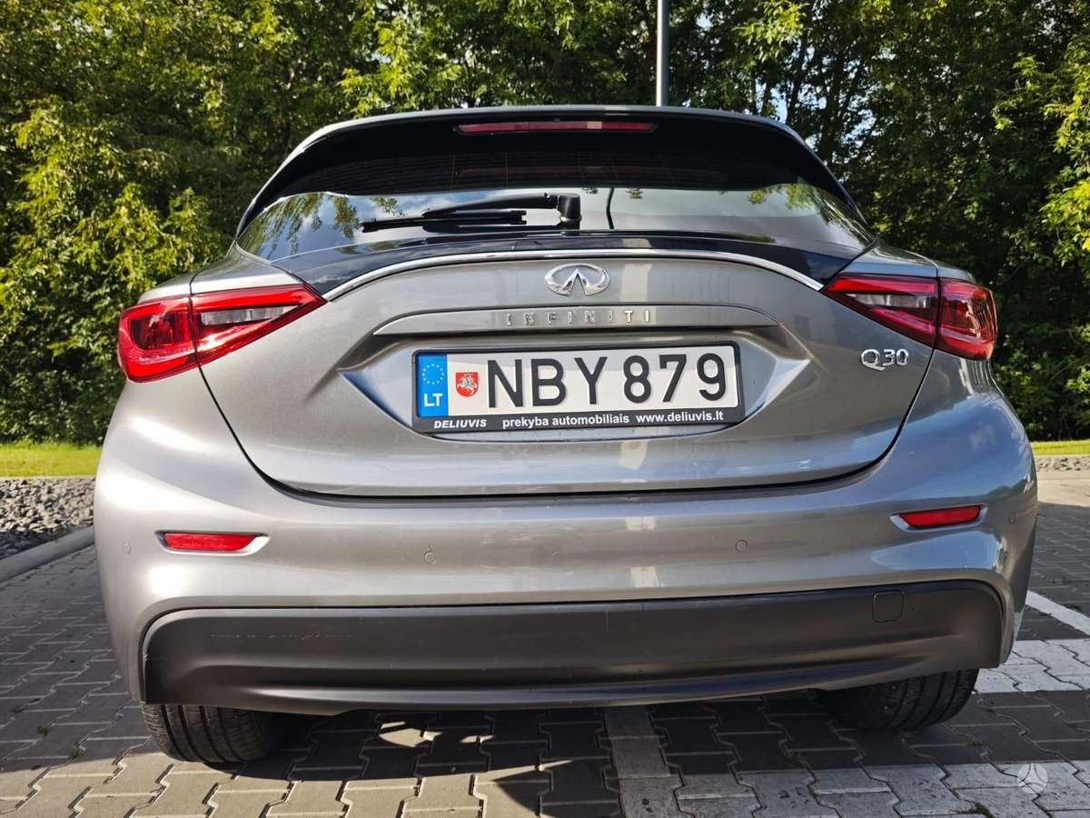 Infiniti Q30 - 6