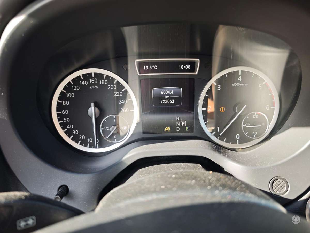Infiniti Q30 - 11