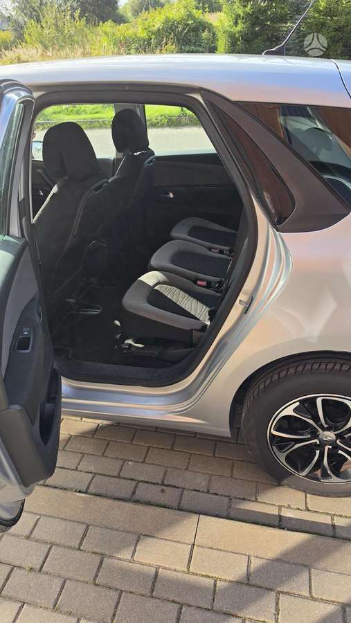 Citroën C4 Picasso - 8