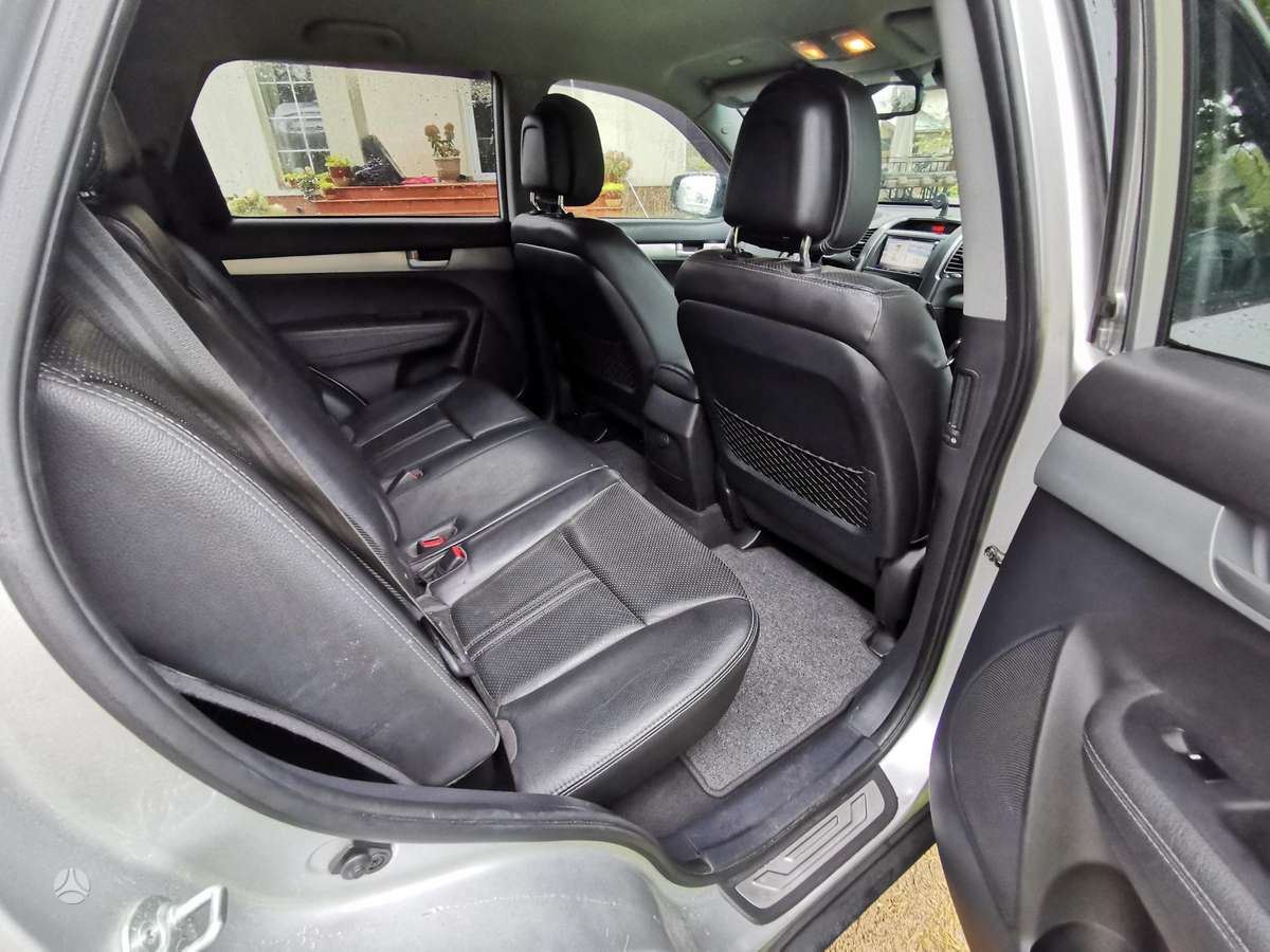 KIA Sorento - 9