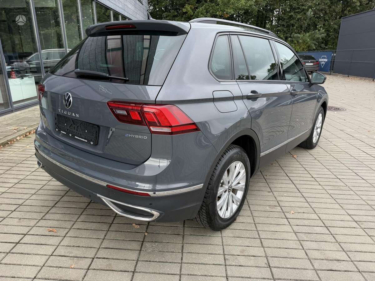 Volkswagen Tiguan - 3