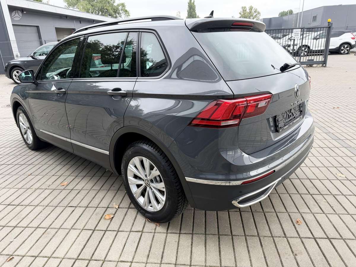 Volkswagen Tiguan - 4