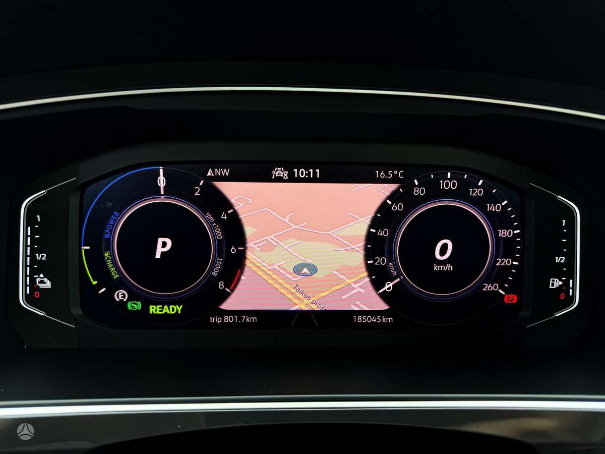 Volkswagen Tiguan - 9