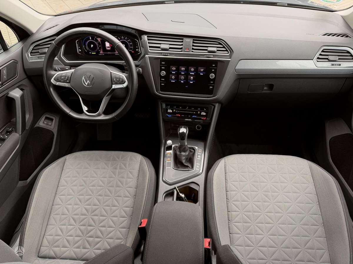 Volkswagen Tiguan - 11