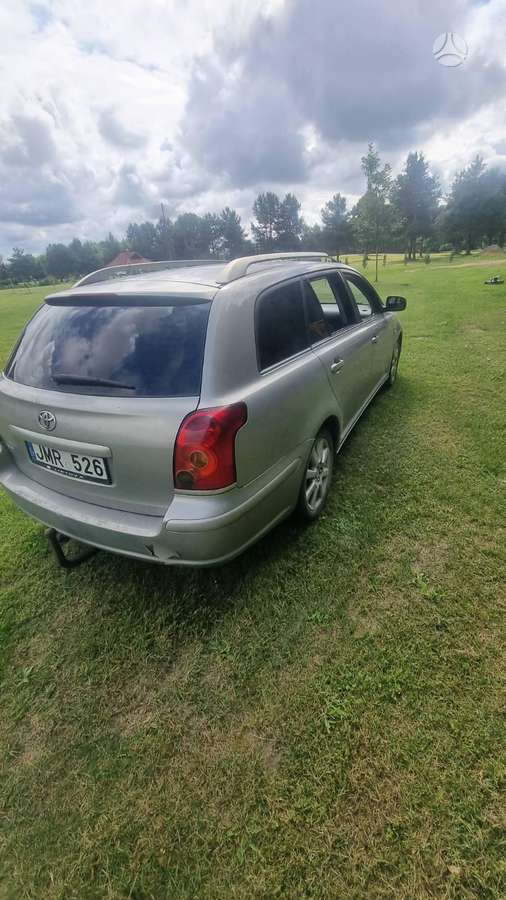 Toyota Avensis - 4