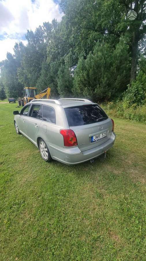 Toyota Avensis - 5