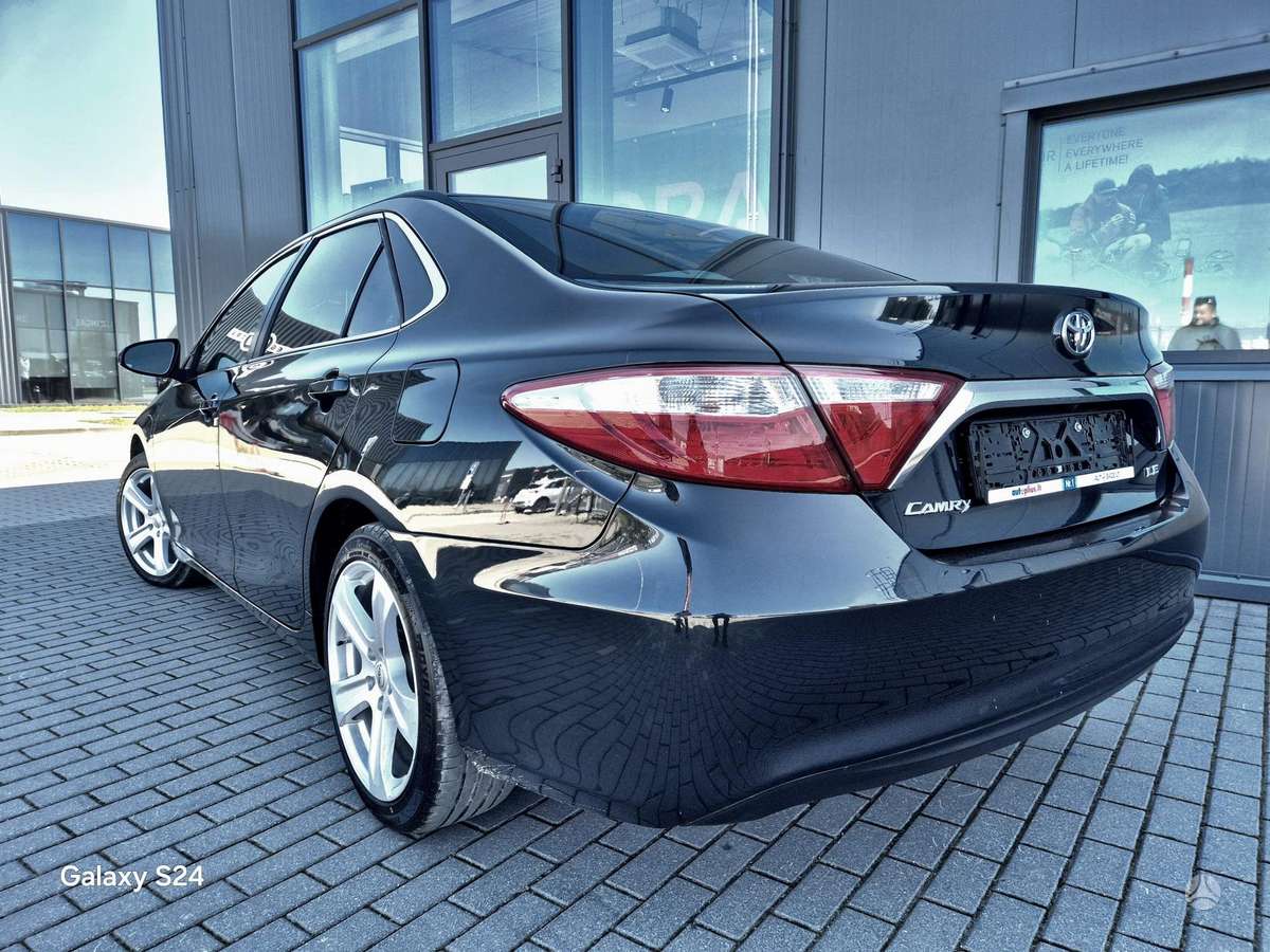 Toyota Camry - 7