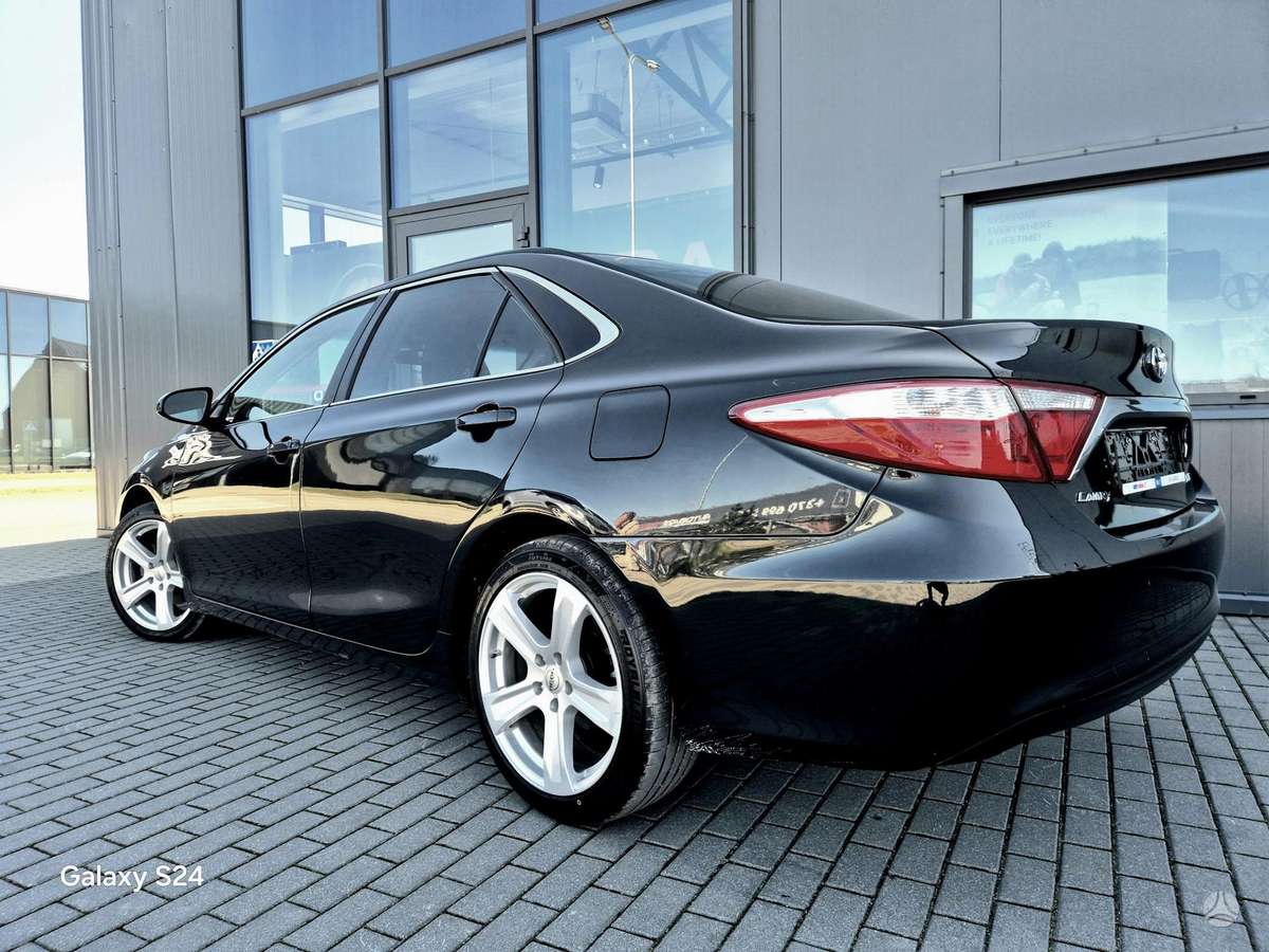 Toyota Camry - 8
