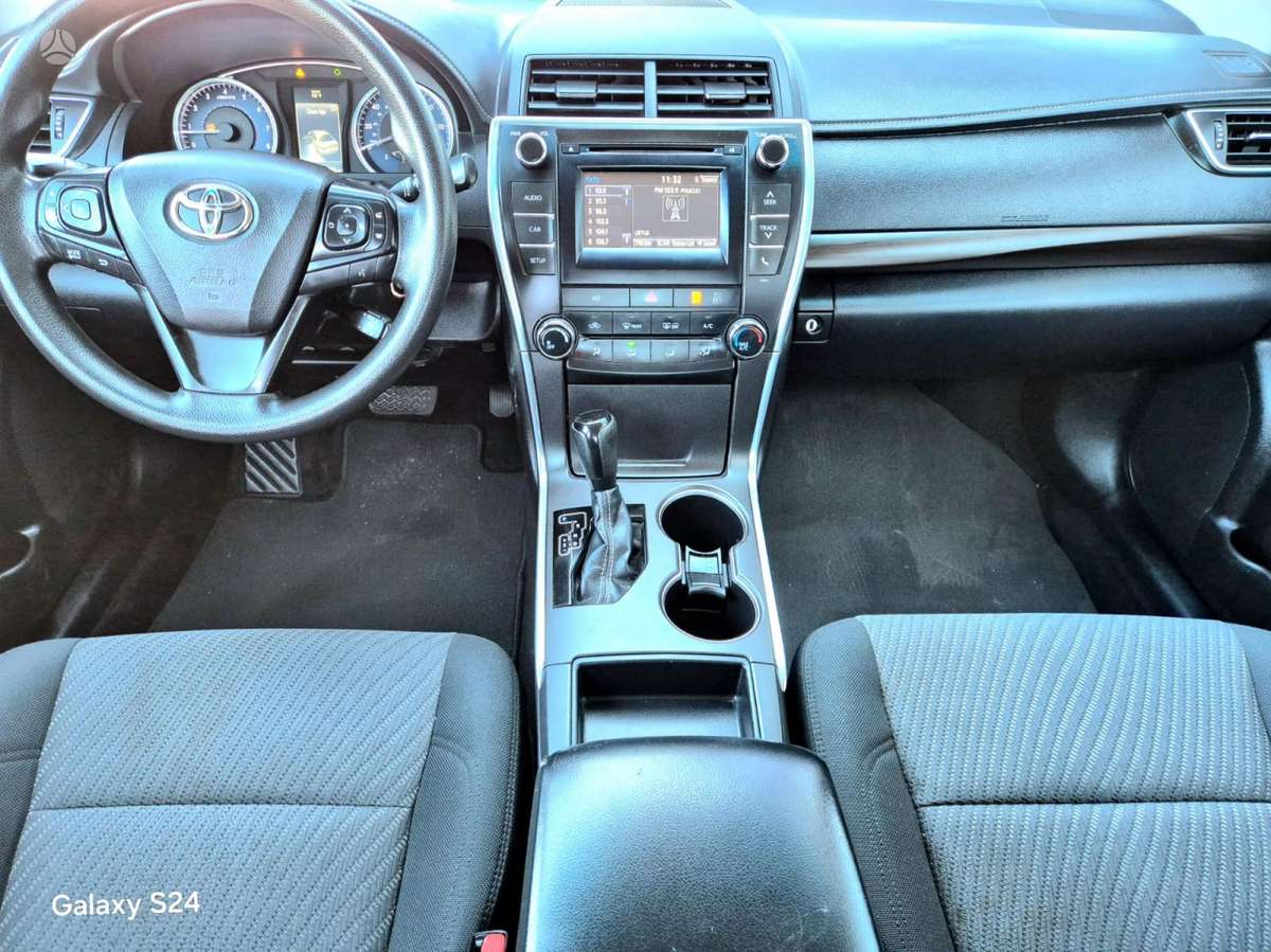 Toyota Camry - 11
