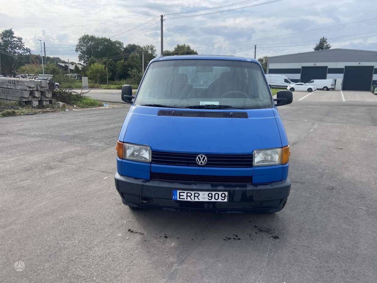 Volkswagen Caravelle - 1