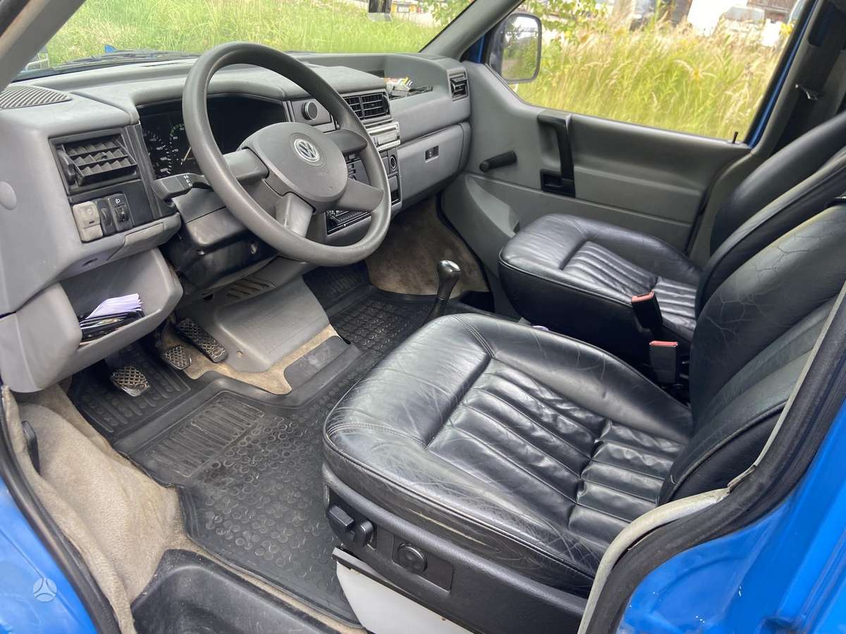 Volkswagen Caravelle - 5