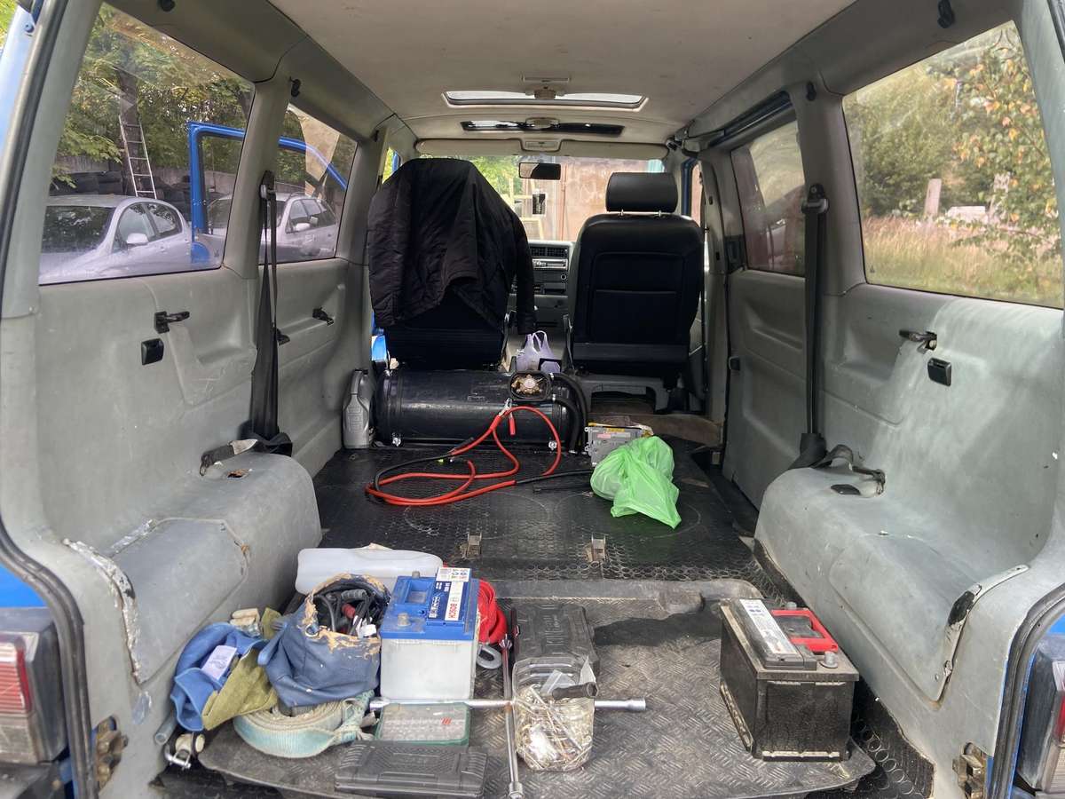 Volkswagen Caravelle - 6