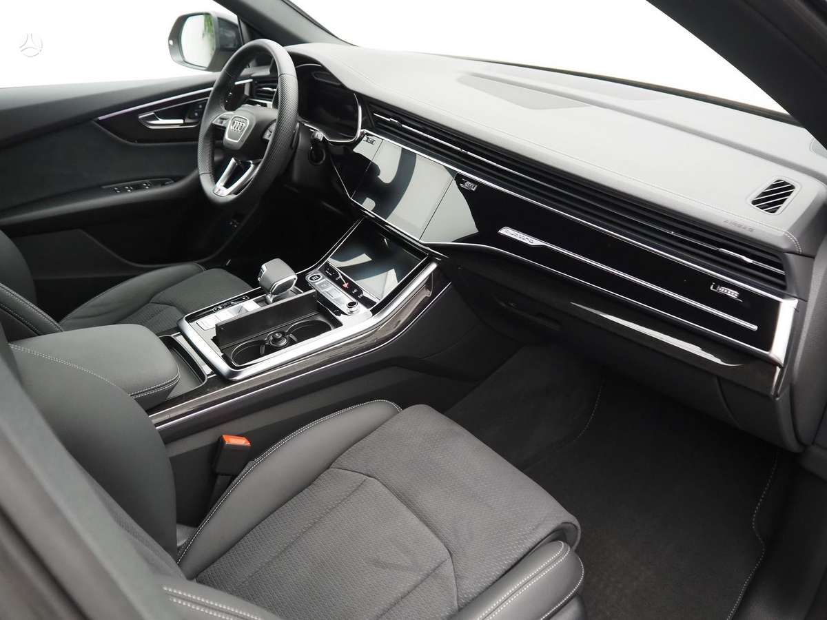 Audi Q8 - 12