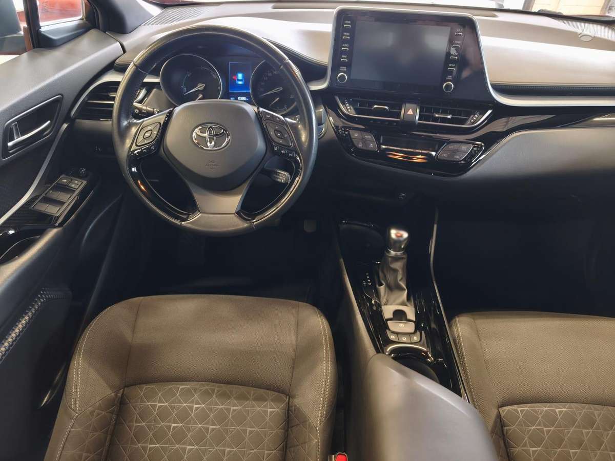 Toyota C-HR - 9
