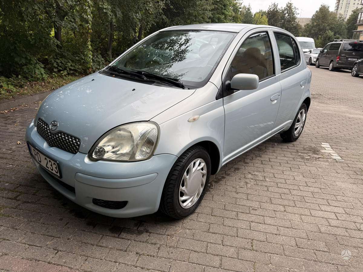 Toyota Yaris - 1