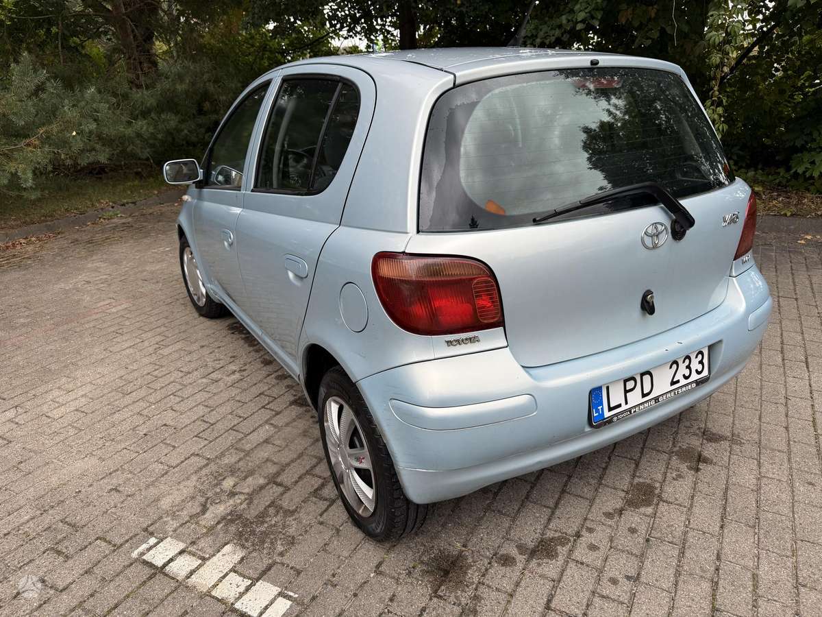 Toyota Yaris - 4