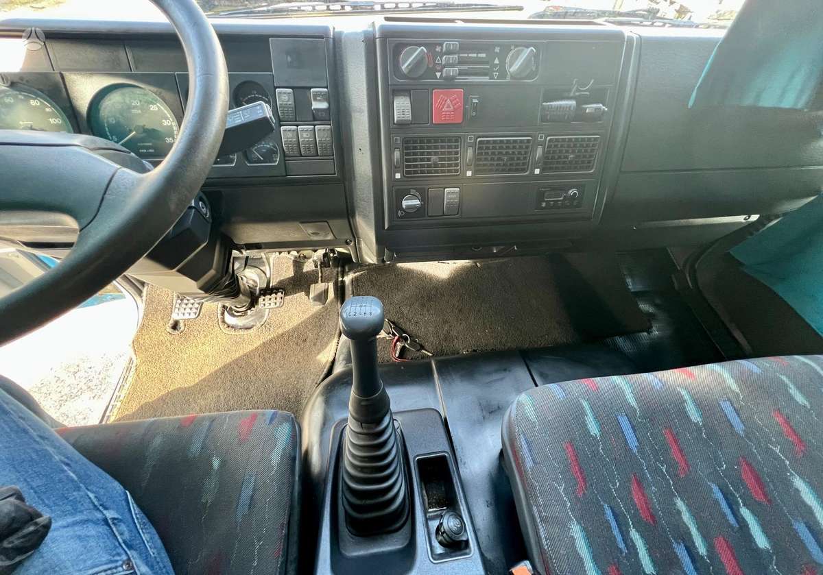 Iveco ML120E24, box trucks / box vans
