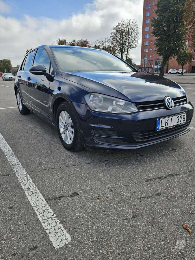 Volkswagen Golf - 1