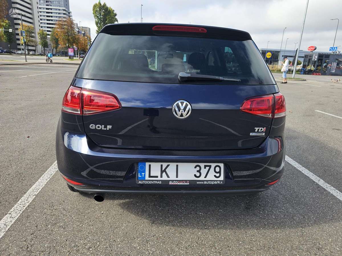 Volkswagen Golf - 2