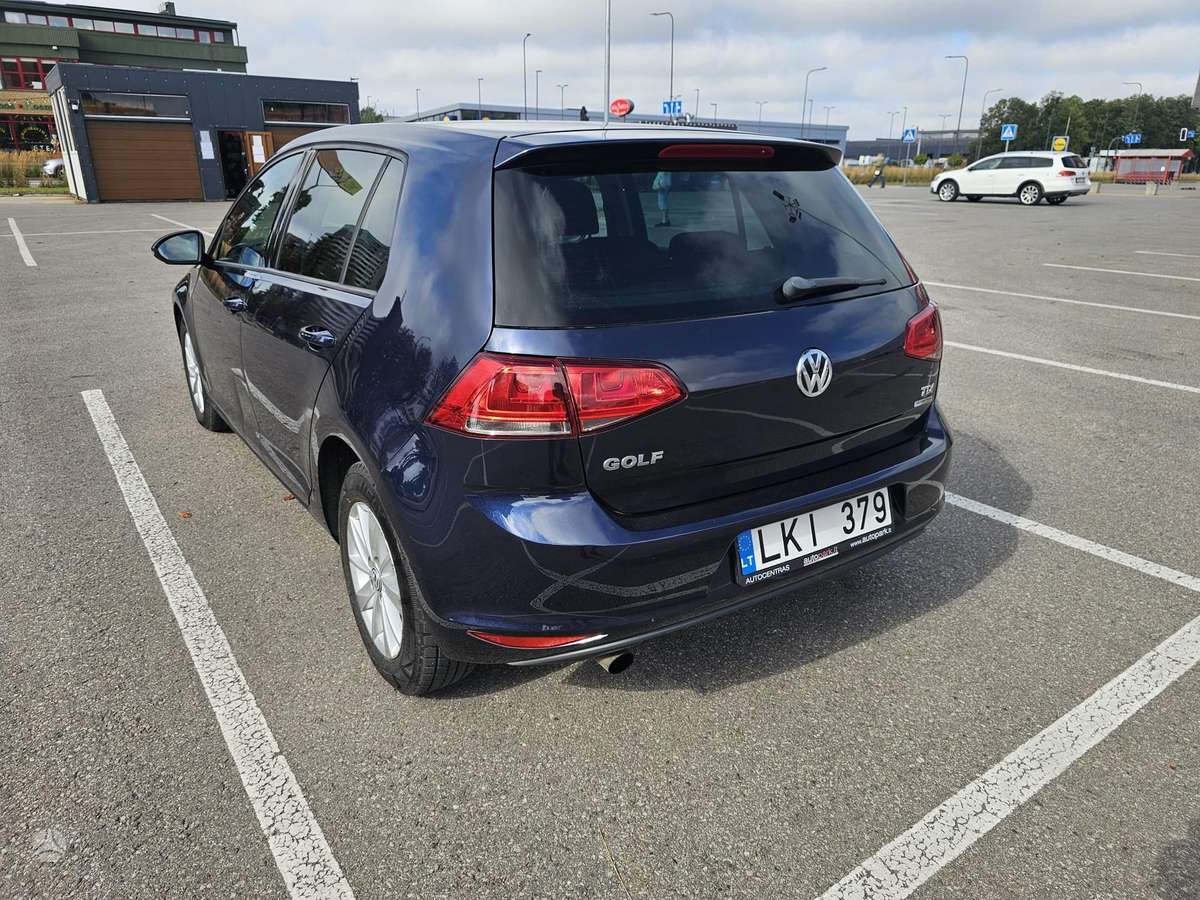Volkswagen Golf - 4