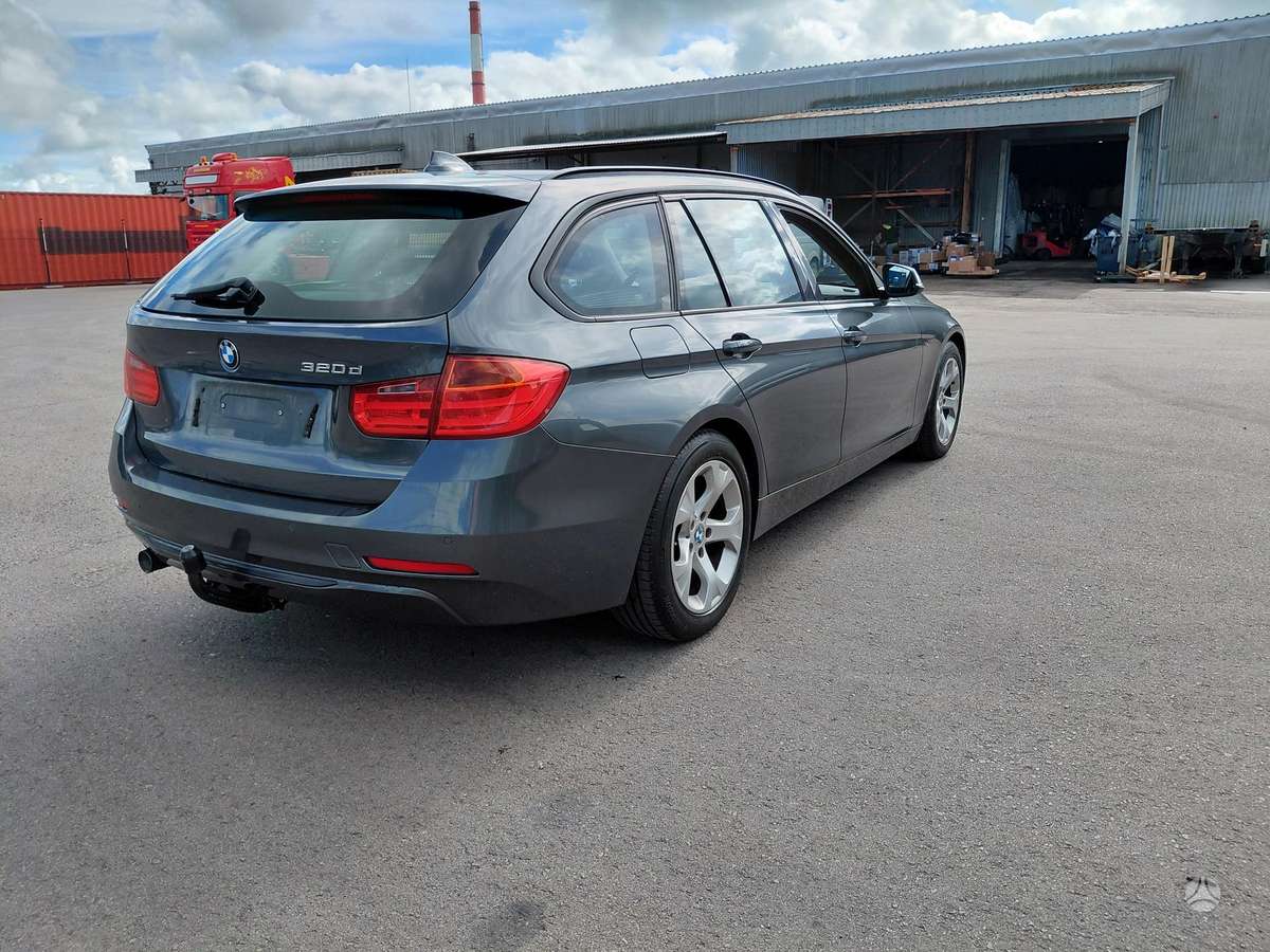 BMW 320 - 4