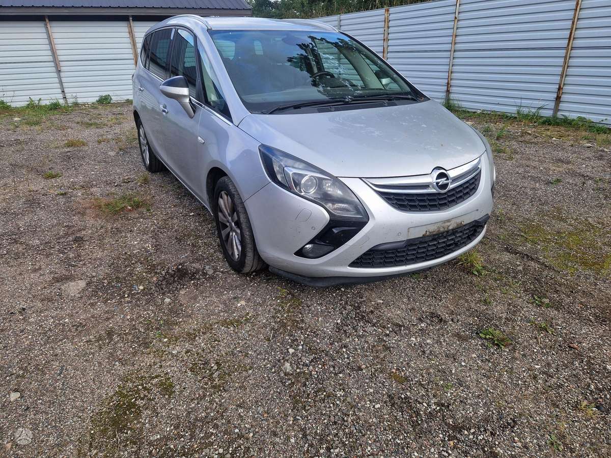 Opel Zafira Tourer dalimis