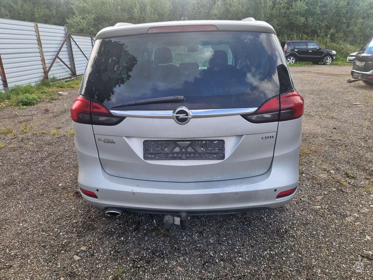 Opel Zafira Tourer по частям