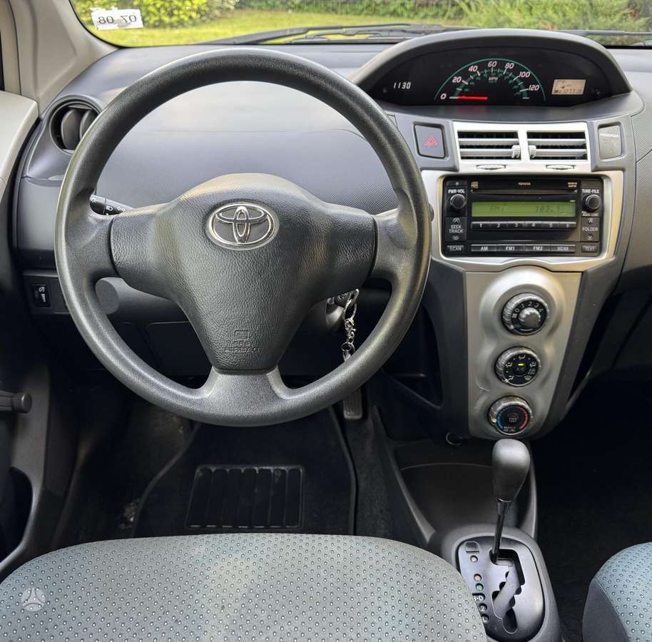 Toyota Yaris - 12