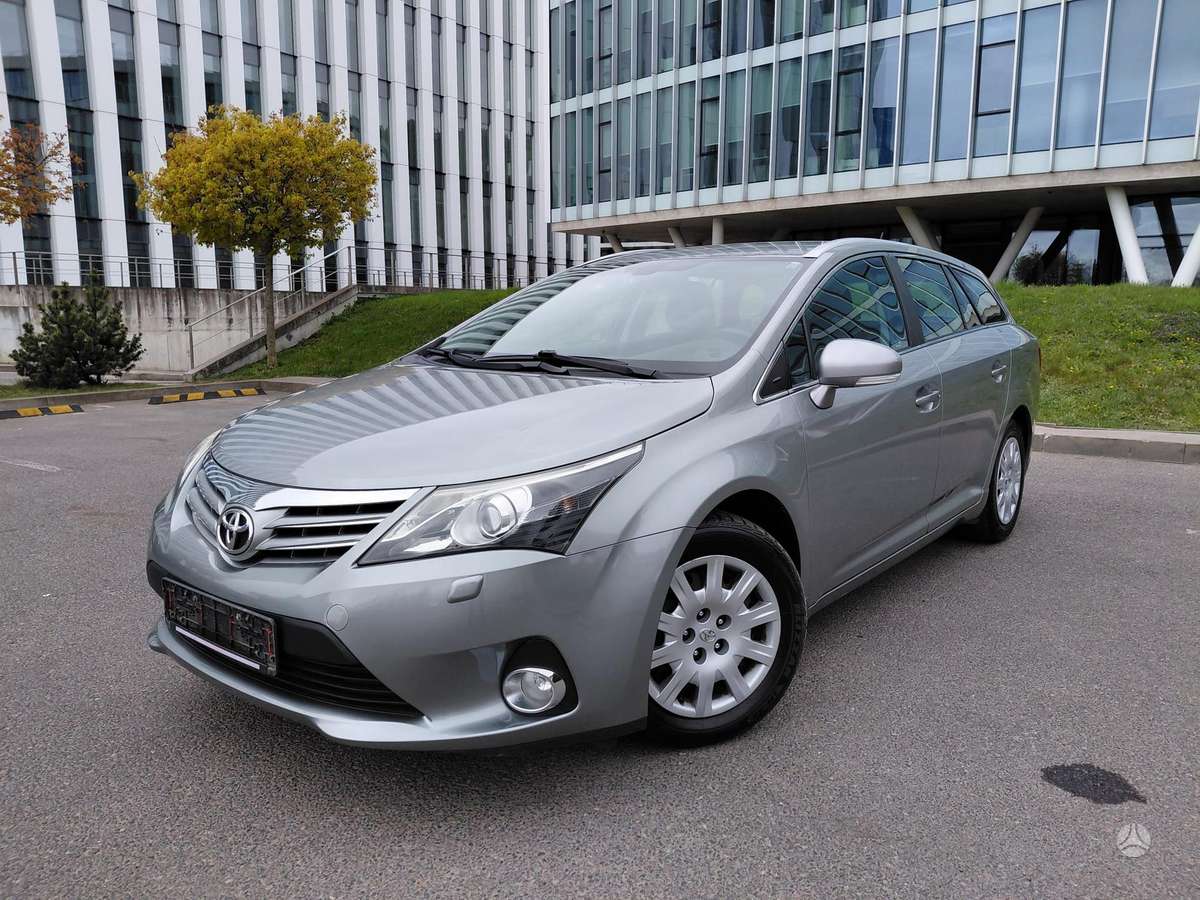 Toyota Avensis - 1