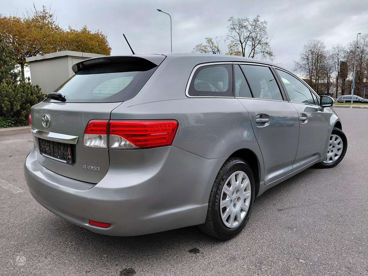 Toyota Avensis - 6