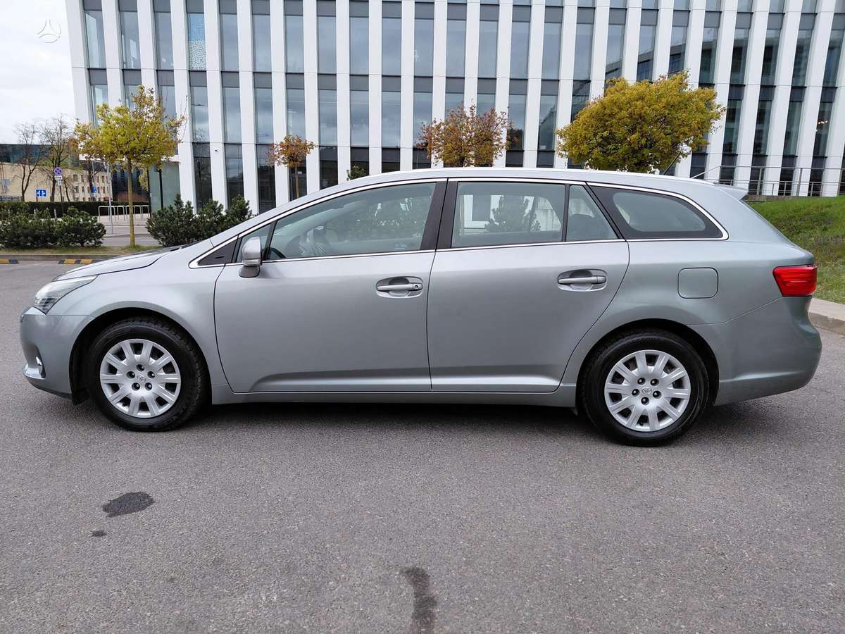 Toyota Avensis - 7