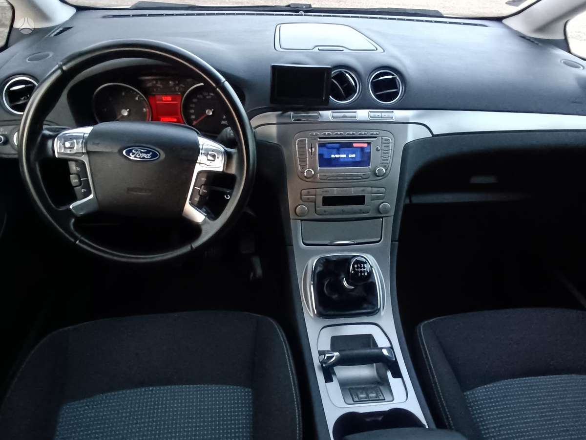 Ford Galaxy - 10