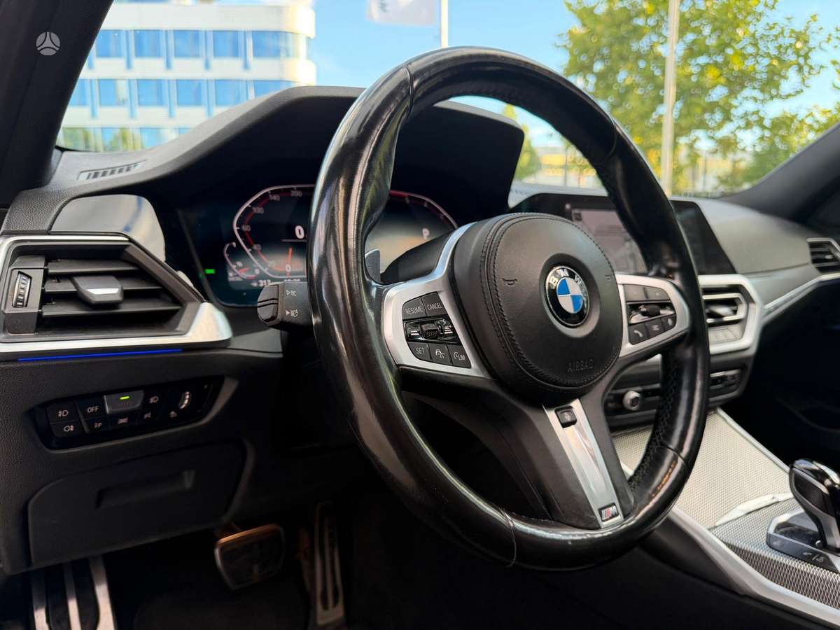 BMW 330 - 12