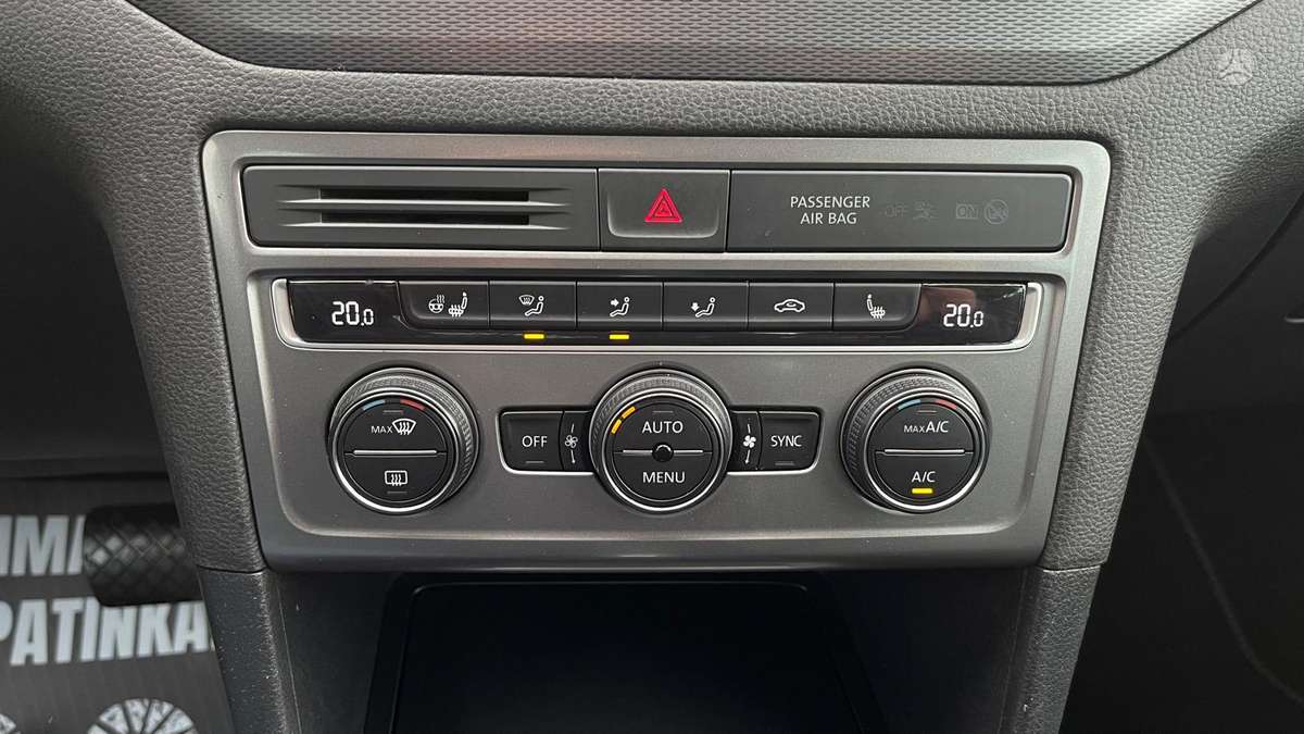 Volkswagen Golf Sportsvan - 3